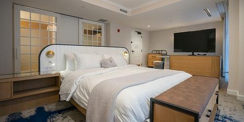 Suite with French Doors - Brenton Hotel - Newport, RI