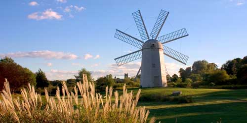 Fall Foliage in Rhode Island - Windmills in Newport and Ocean Drive - Photo Credit Chris Hunter